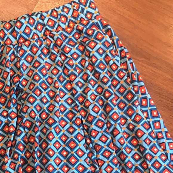 LuLaRoe Flowy Skirt. Size Small. Great condition! - Picture 2 of 6